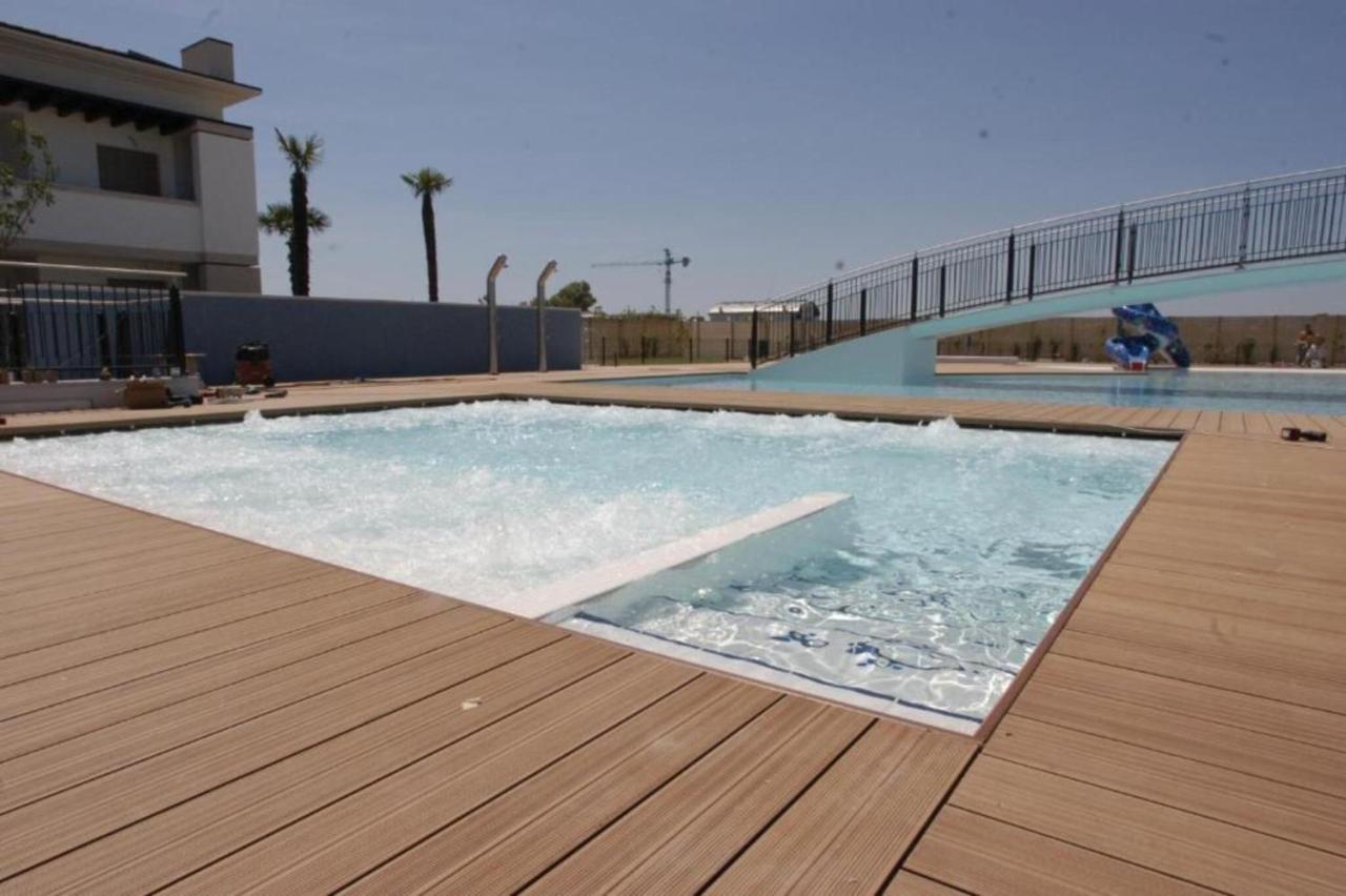Nice Apartment With Huge Swimming Pool And Solarium ビビオーネ エクステリア 写真