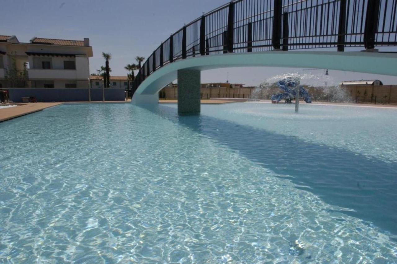 Nice Apartment With Huge Swimming Pool And Solarium ビビオーネ エクステリア 写真